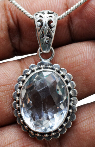 Rock-Crystal Oval Shape Gemstone Studded 925 Sterling Silver Pendant Sp031001