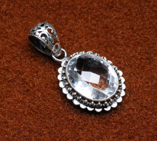 Rock-Crystal Oval Shape Gemstone Studded 925 Sterling Silver Pendant Sp031001