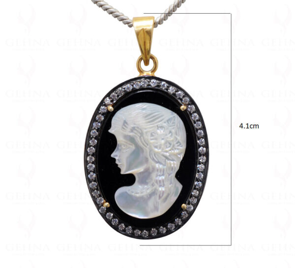 Victoria Face Engraved Mop & Black Onyx Gemstone 925 Silver Pendant Sp011003