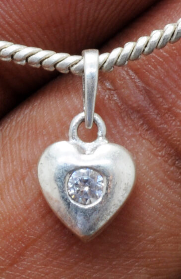 White Topaz Gemstone Studded Heart Shape 925 Sterling Silver Pendant Sp011007