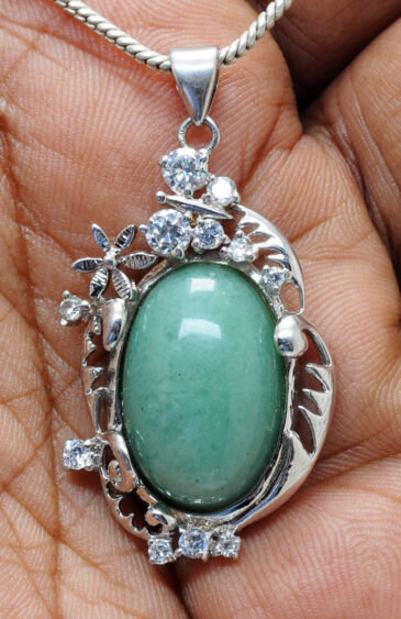 Green Aventurine Oval Shape Gemstone 925 Sterling Silver Pendant Sp011012