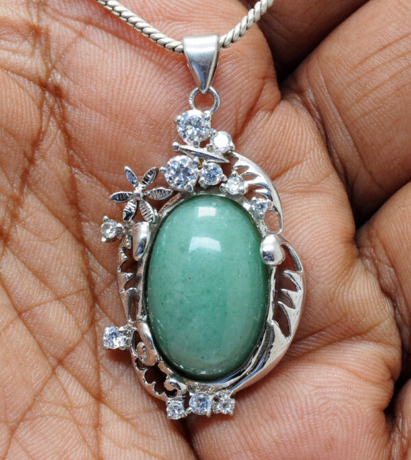 Green Aventurine Oval Shape Gemstone 925 Sterling Silver Pendant Sp011012