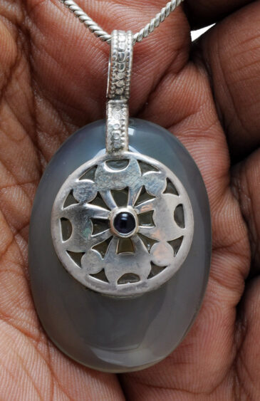 Onyx & Amethyst Gemstone Studded 925 Sterling Silver Pendant Sp031013