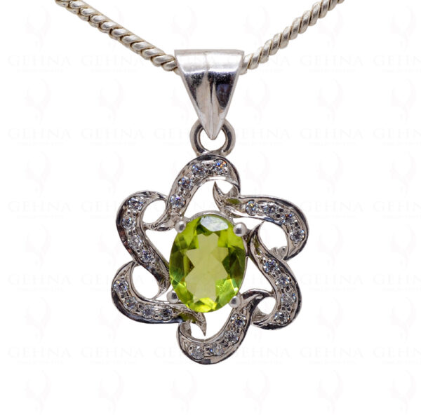 Peridot Oval Shape Gemstone Studded 925 Sterling Silver Pendant Sp011023