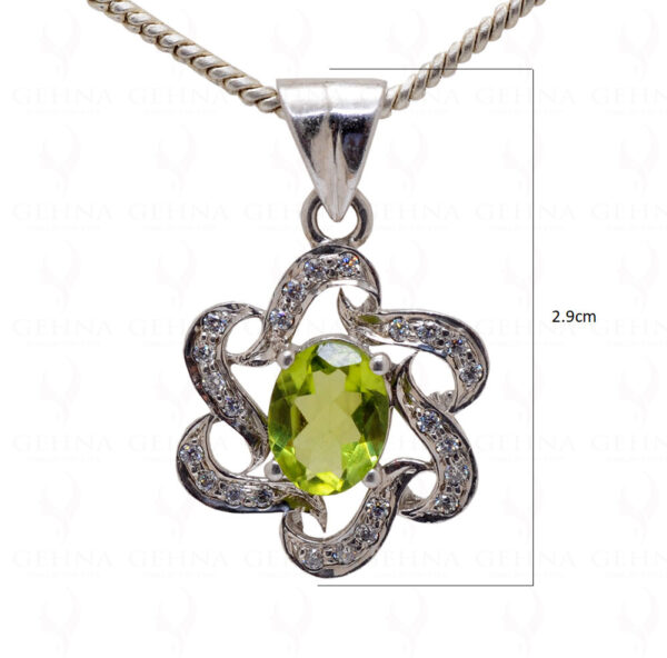 Peridot Oval Shape Gemstone Studded 925 Sterling Silver Pendant Sp011023