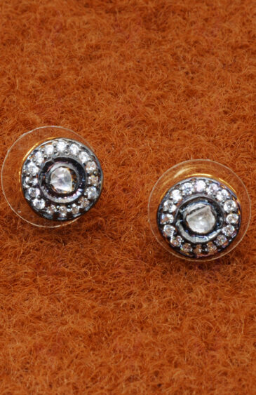 White Sapphire Gemstone Studded Earrings In 925 Sterling Silver Se011059