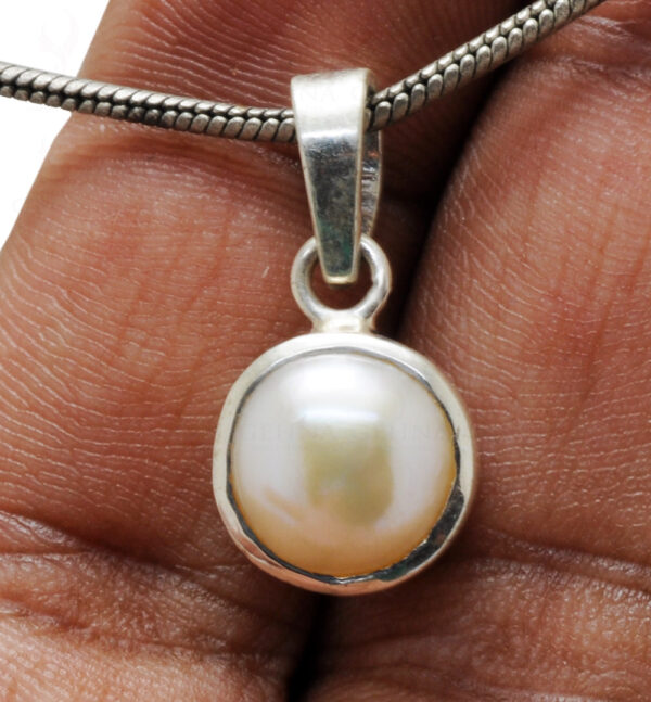 Natural Sea Water Pearl Round Studded In 925 Silver Pendant SP02-1074