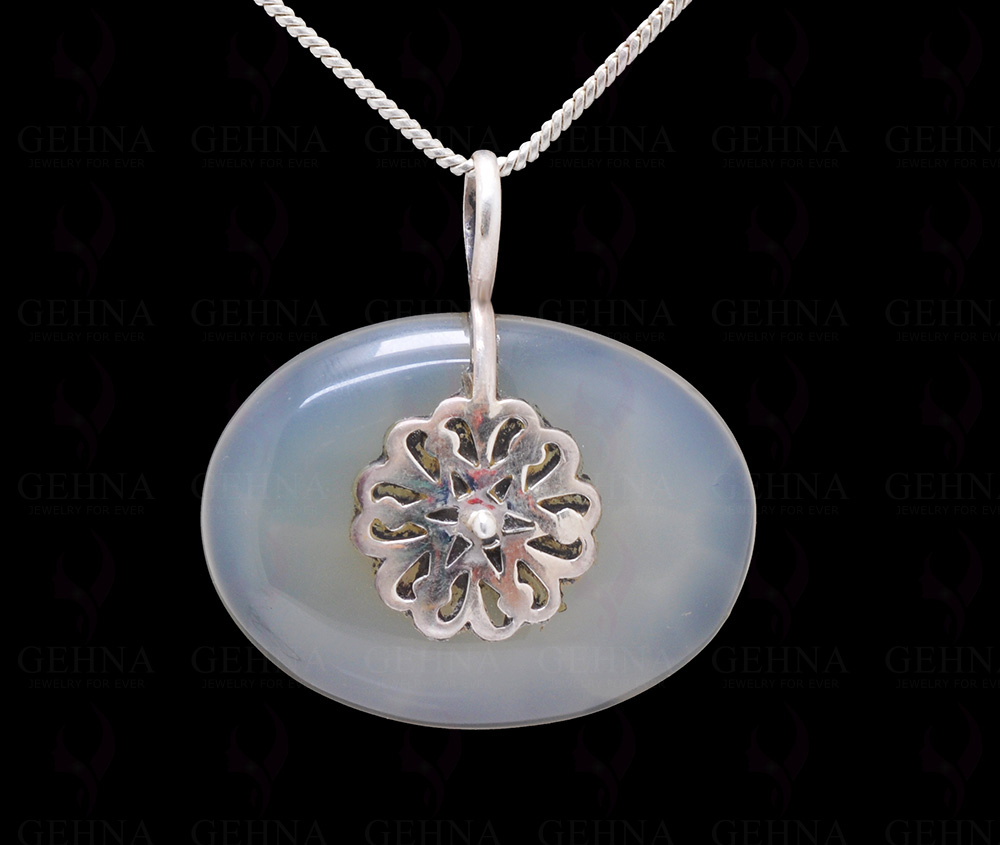 Chalcedony Gemstone Studded 925 Sterling Silver Pendant Sp031075