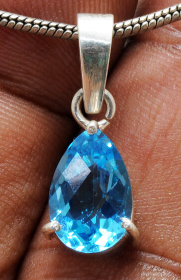 Swiss Blue Topaz Pear Shape Gemstone 925 Silver Pendant SP02-1075
