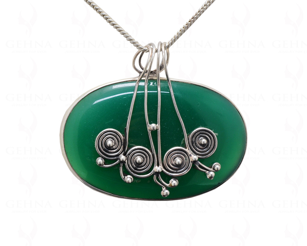Green Onyx Big Size Oval Shape Gemstone Studded 925 Silver Pendant Sp031080