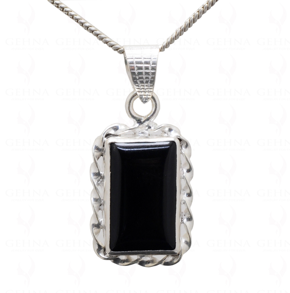 Black Onyx Gemstone Studded 925 Sterling Silver Pendant Sp031081