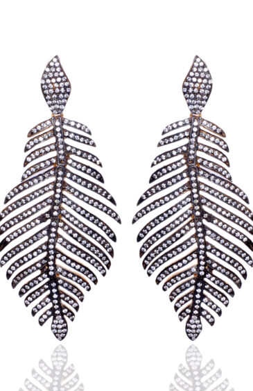 White Sapphire Gemstone Studded Earrings In 925 Sterling Silver Se011086