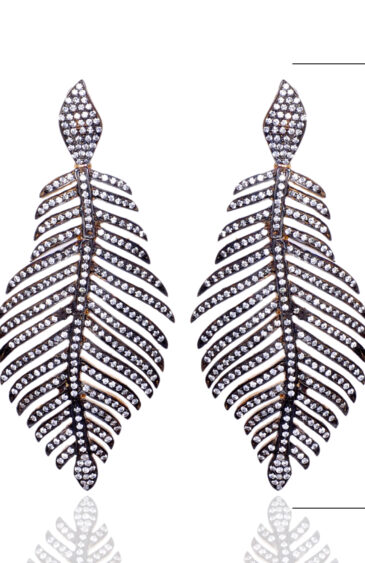 White Sapphire Gemstone Studded Earrings In 925 Sterling Silver Se011086