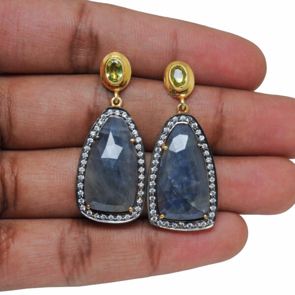 Blue Sapphire & Peridot Gemstone Studded Earrings In Sterling Silver Se011087