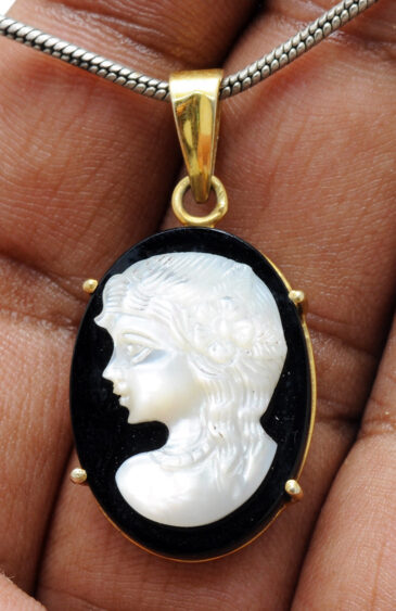 Victoria Carved Pearl & Black Onyx Gemstone 925 Silver Pendant SP02-1089