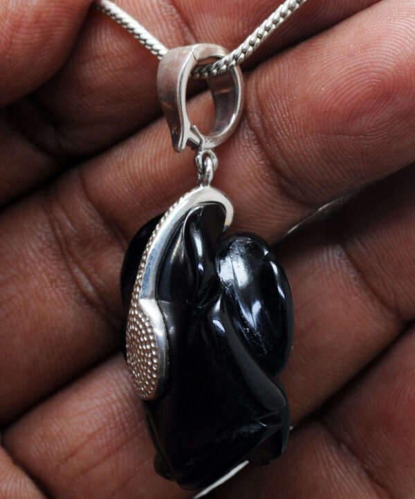 Black Onyx Rose Shape Carved Gemstone Studded 925 Silver Pendant Sp031097