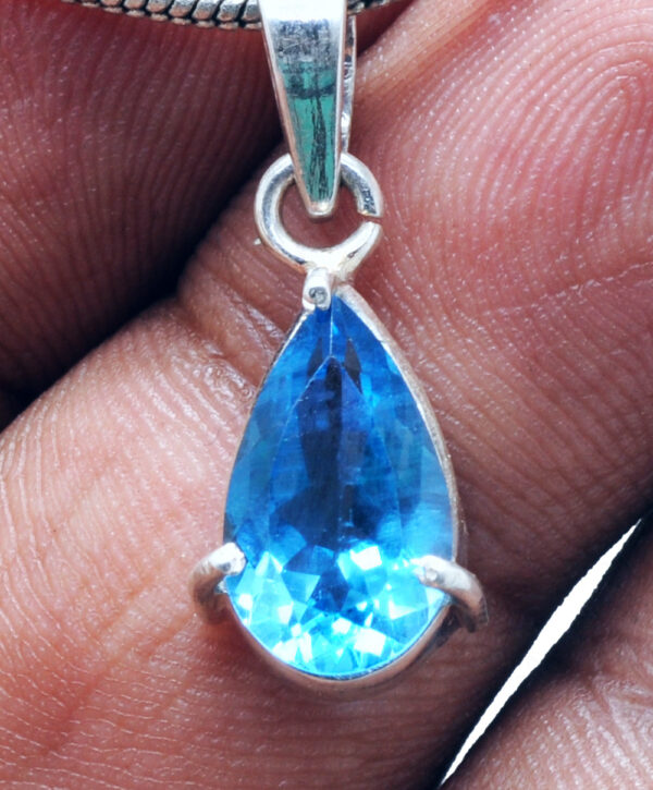 Swiss Blue Topaz Pear Shape Gemstone 925 Silver Pendant SP02-1104