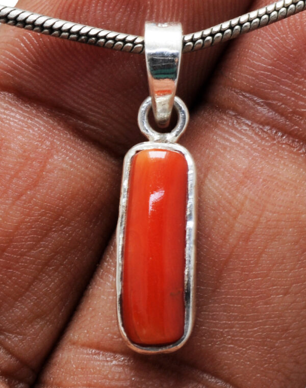 Natural Coral Tube Shape Gemstone Studded 925 Silver Pendant SP02-1114