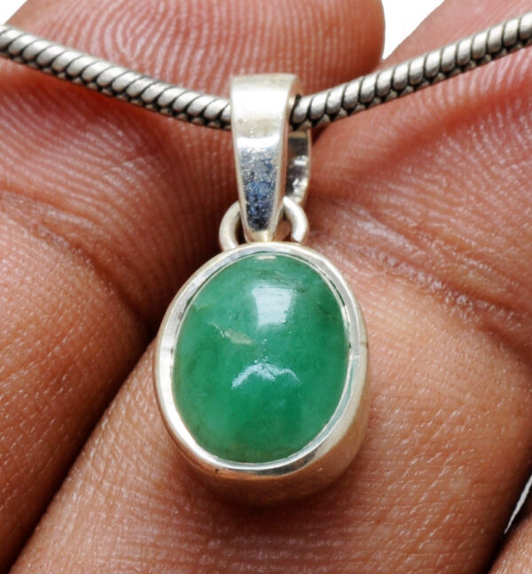 Emerald Oval Shape Gemstone 925 Silver Pendant SP02-1117