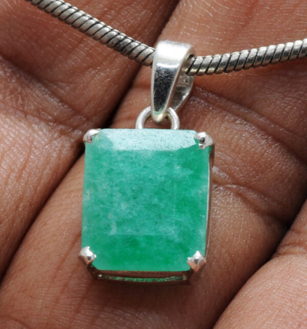 Emerald Octagon Shape Gemstone Studded 925 Silver Pendant SP02-1126