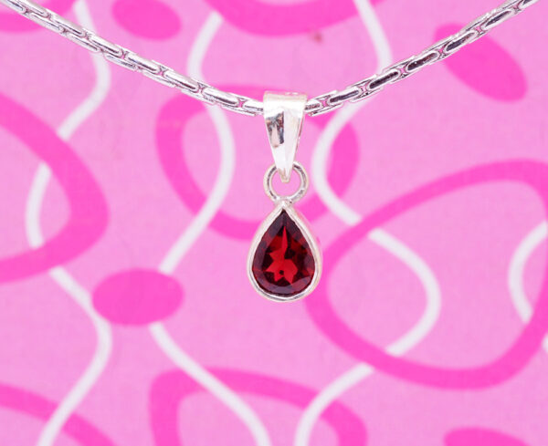 Garnet Pear Shape Gemstone 925 Sterling Silver Pendant SP02-1135