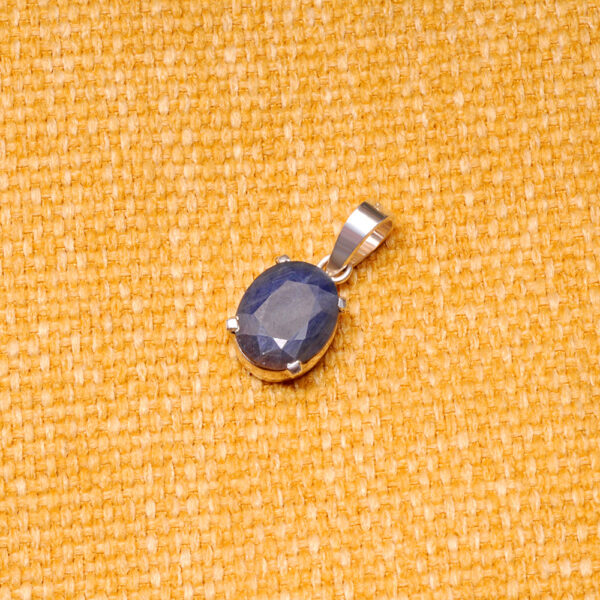 Blue Sapphire Oval Shape Gemstone 925 Sterling Silver Pendant SP02-1147