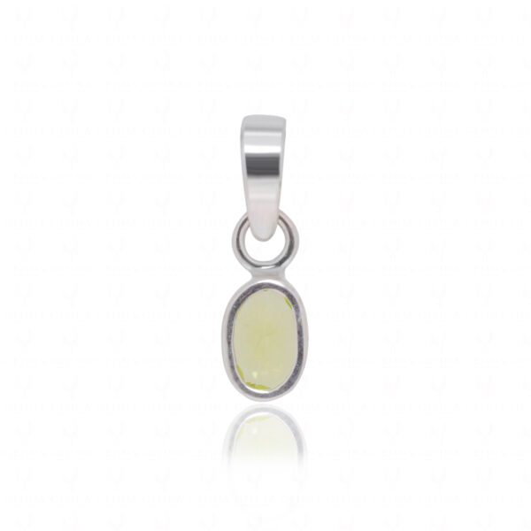 Peridot Oval Shaped Gemstone Studded 925 Sterling Silver Pendant SP02-1148