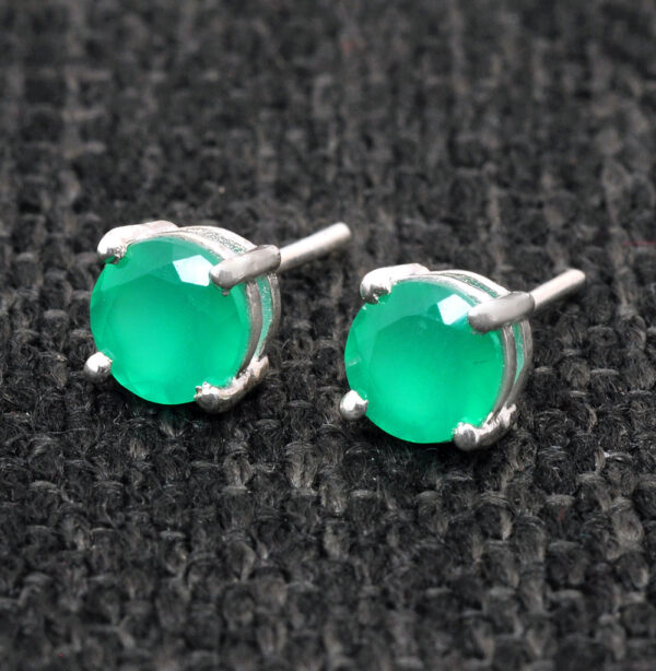 Emerald Round Shaped Gemstone Studded 925 Sterling Silver Earrings SE04-1185