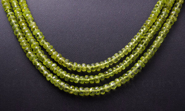 Natural 3 Rows of Peridot Gemstone Round Faceted Beaded Necklace NS-1003