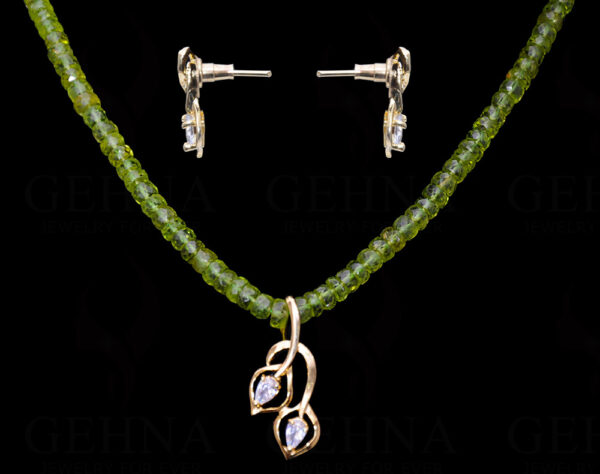 Necklace Of Peridot Gemstone Beads Studded Pendant & Earrings FN-1031