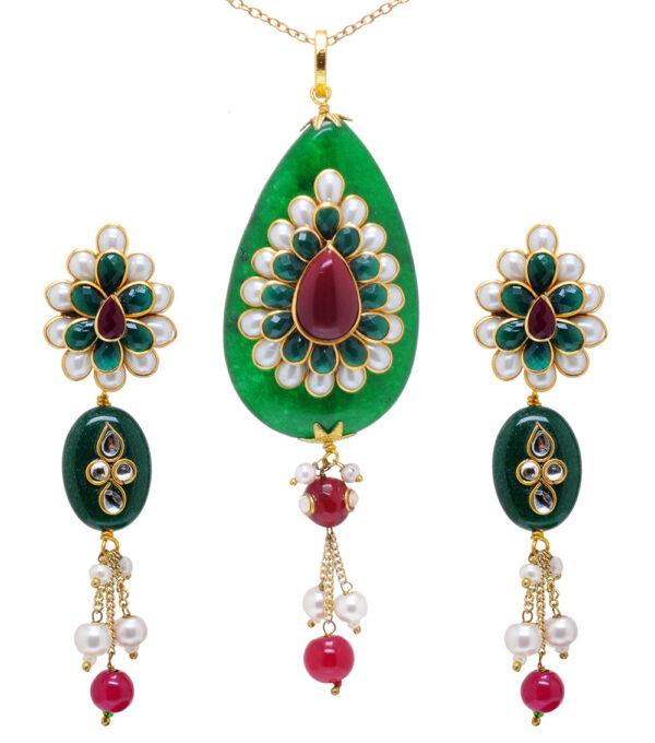 Stunning Pearl & Green Pacchi Studded Beautiful Pendant & Earring Set FP-1086