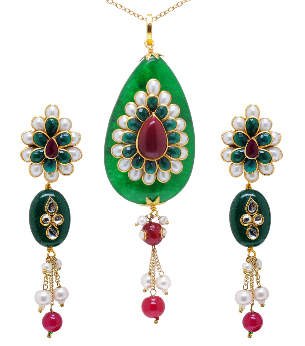 Stunning Pearl & Green Pacchi Studded Beautiful Pendant & Earring Set FP-1086