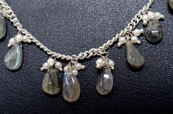 Pearls & Labradorite Gemstone Almond Shape Drops Knotted In Silver Chain NM-1089