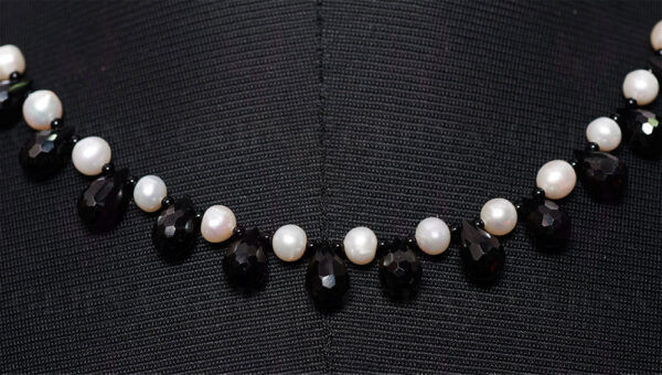 Pearl & Black Spinel Gemstone Drop & Bead Shape Necklace NM-1103