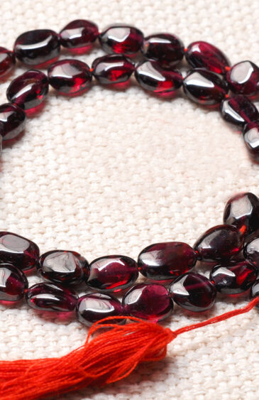 Red Garnet Gemstone Oval Shaped Bead Strand NS-1166