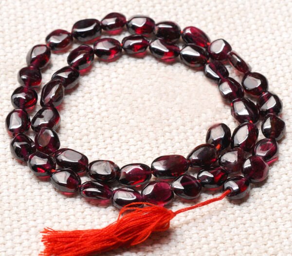 Red Garnet Gemstone Oval Shaped Bead Strand NS-1166