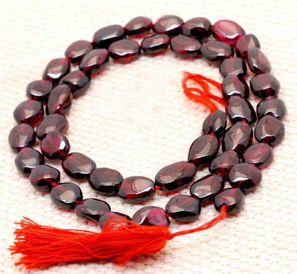 Red Garnet Gemstone Oval Shaped Bead Strand NS-1166