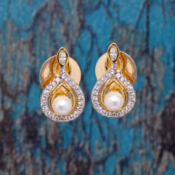 Enchanting Pearl & Classic Topaz Studded Beautiful Pendant & Earring Set FP-1173
