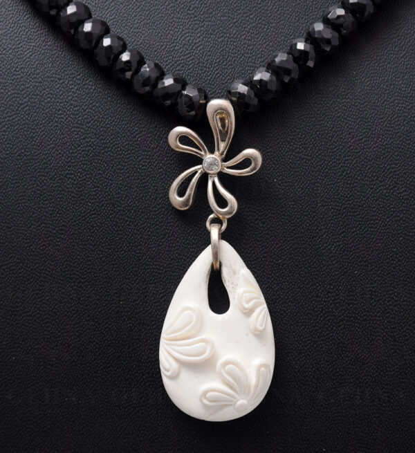Black Spinel Gemstone Bead Necklace With White Gemstone Onyx Pendant  NS-1196