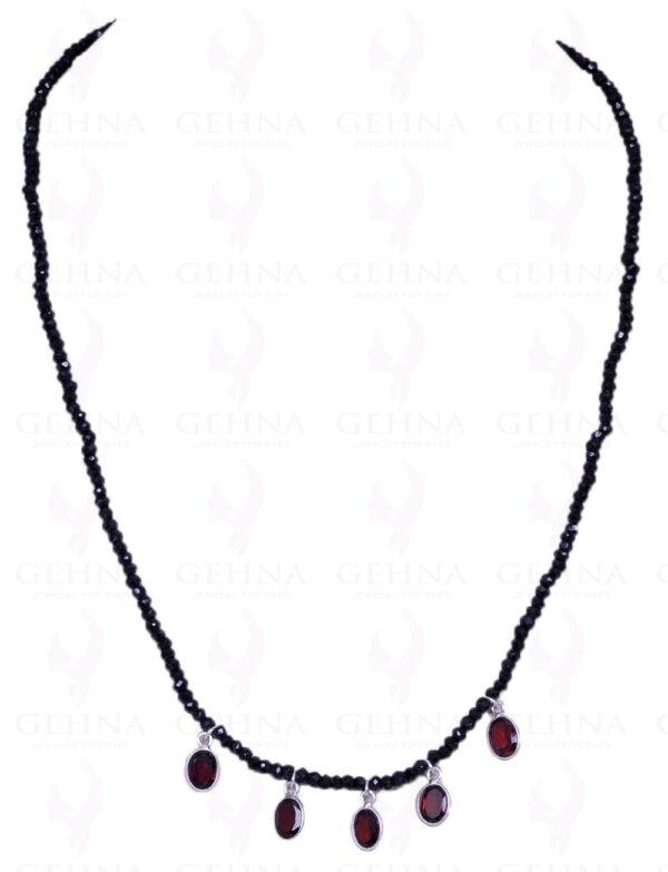 Black Spinel Gemstone Faceted Bead String With Oval Shaped Garnet NS-1356