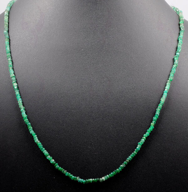 Beautiful 8 Rows Emerald Oval Shape Gemstone Bead Necklace NP-1423