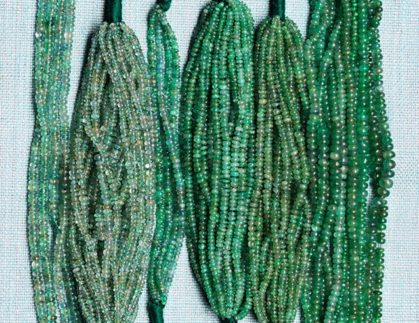 A Lot Of 105 Rows Of Zambian Mines Emerald Gemstone Plain Bead Strands NP-1439