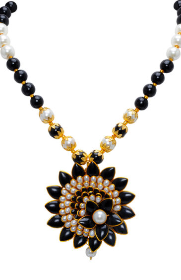 Pearl & Black Onyx Studded Pendant & Earring Set – PN-1019