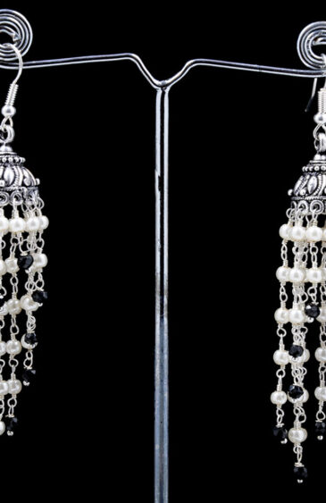 Pearl & Black Spinel Gemstone Knotted Jhumki Style Earrings GE06-1139