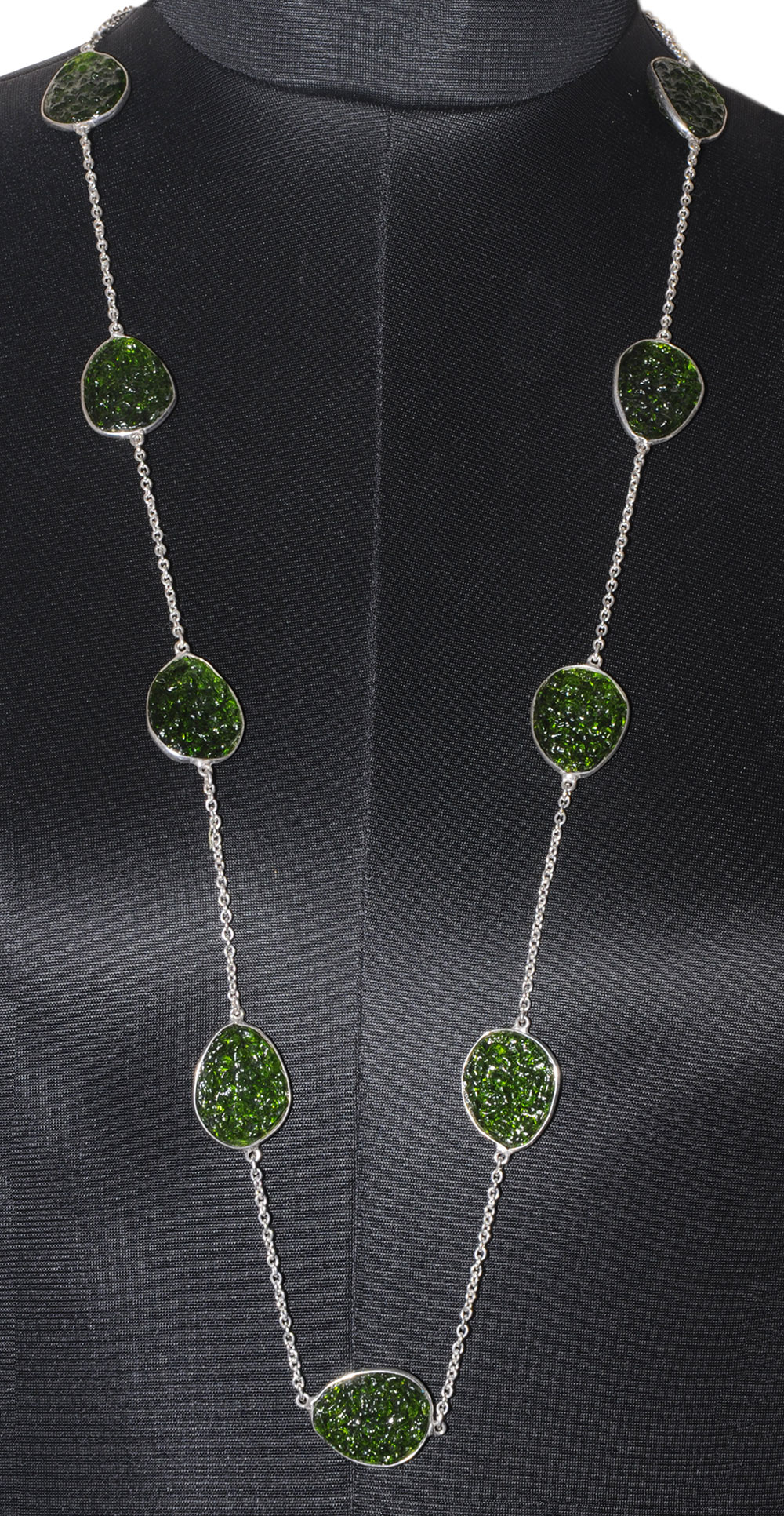 Peridot Color Stone Studded Chain In . Silver Overlay