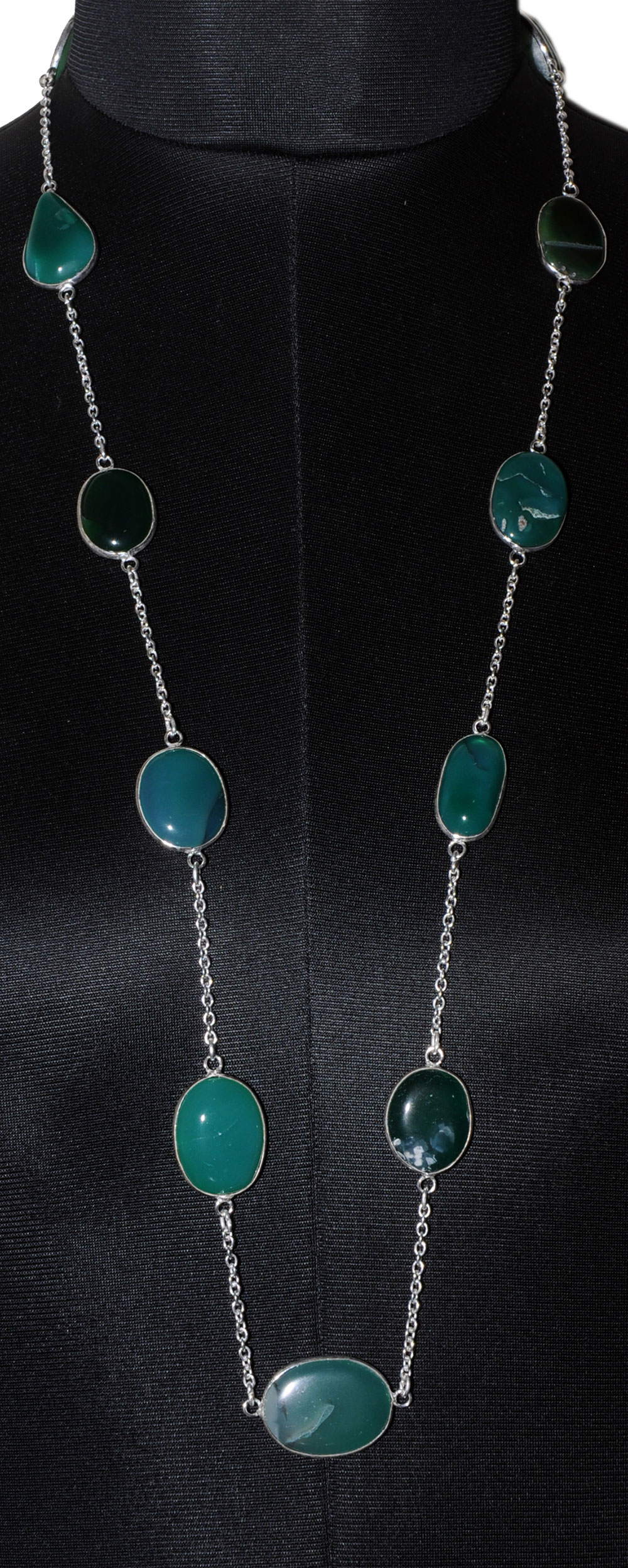 Green Onyx Gemstone Studded Chain In . Sterling Silver Overlay