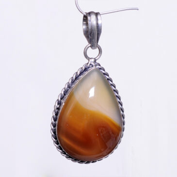 onyx gemstone pendant in 925 sterling silver overlay metal