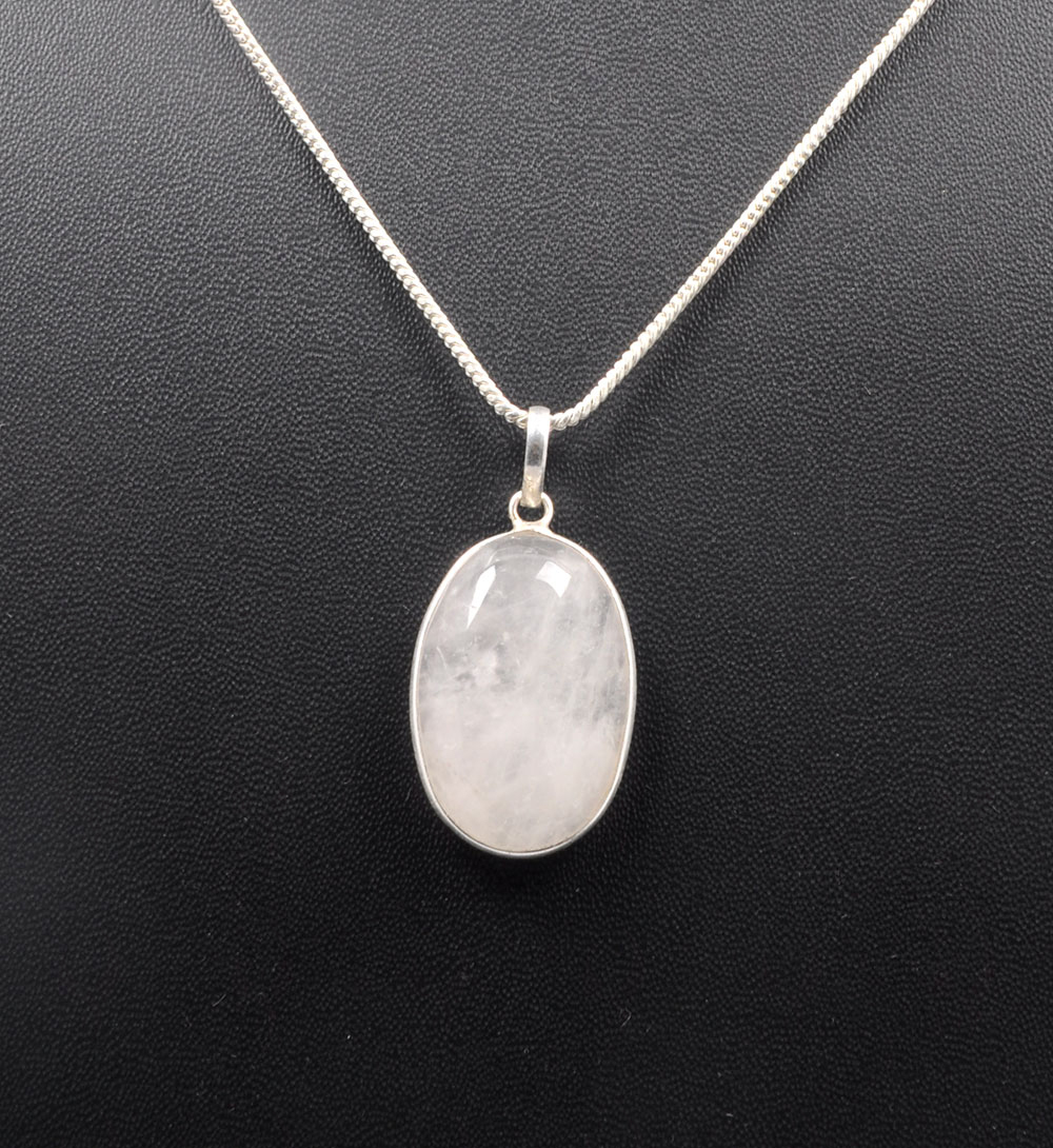 Rose Quartz Oval Shape Stone Studded Silver Plated Pendant GP4706