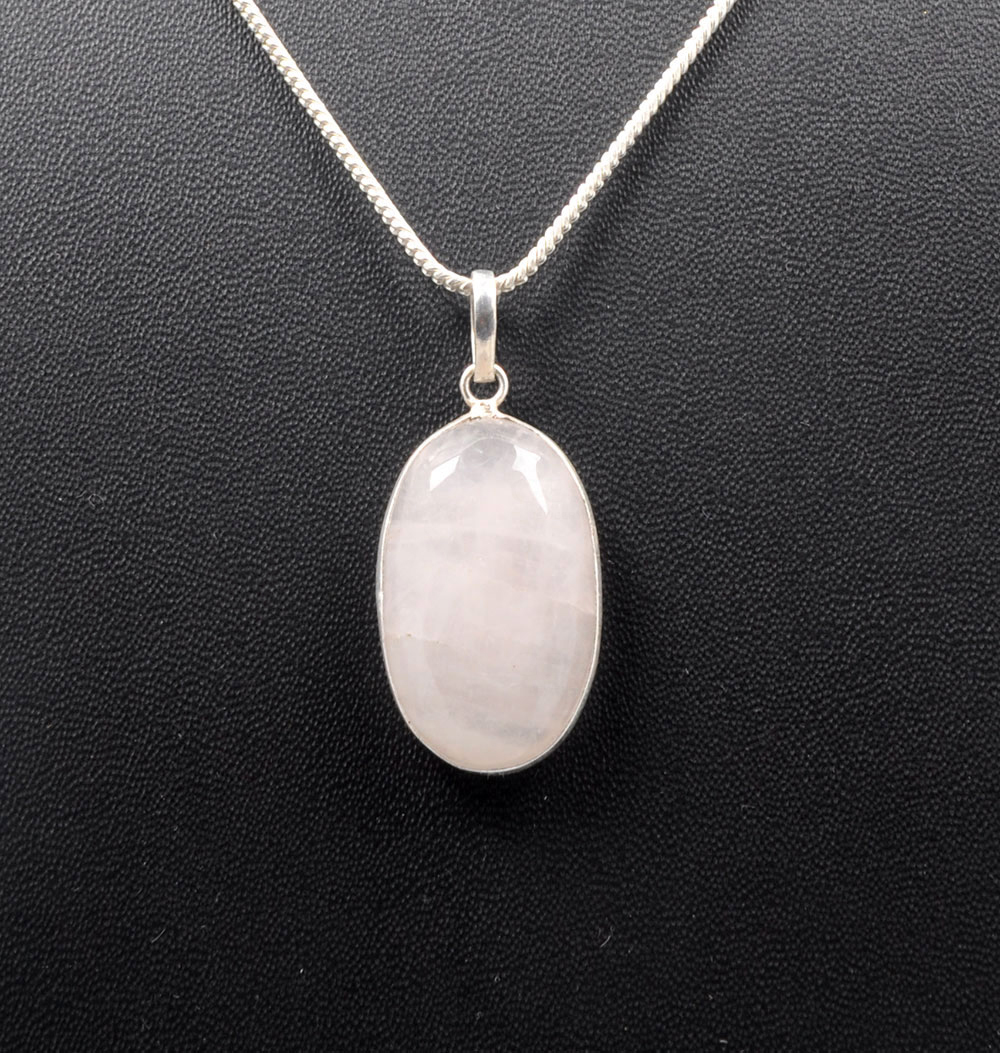 Pink Chalcedony Oval Shape Stone Studded Silver Plated Pendant GP4739