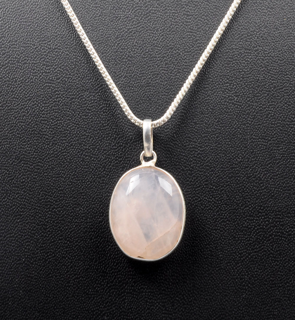 Pink Chalcedony Oval Shape Stone Studded Silver Plated Pendant GP4753